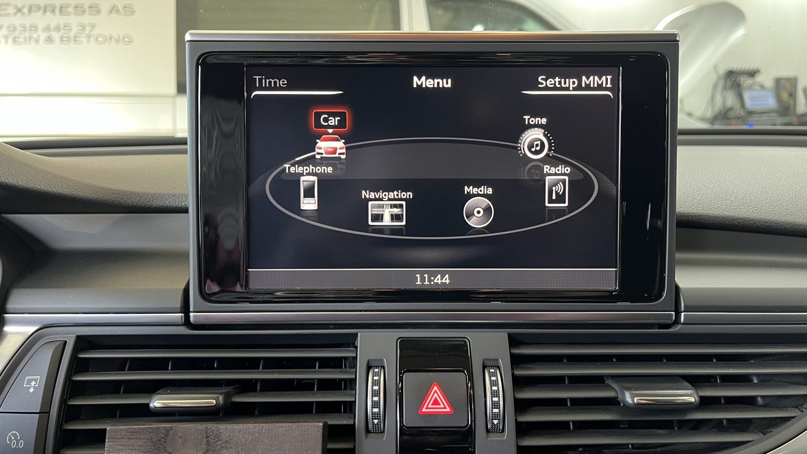 MMI на Audi преди обновяване на софтуера