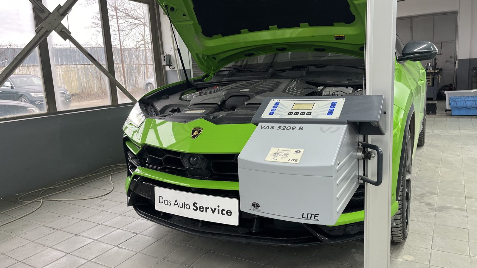 Калибриране на камерите и радарите на Lamborghini Urus в Das Auto Service